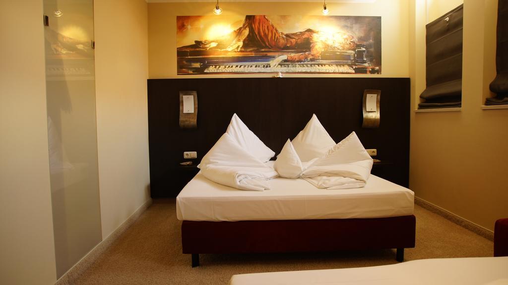 Gersthofer Auszeit Hotel Gersthofen Bagian luar foto